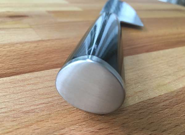 Shun Classic chef knife_handle close-up