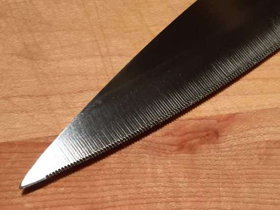 Henckels fine serrated utility knife_close up