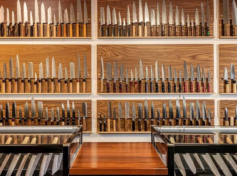 kitchen knives on display